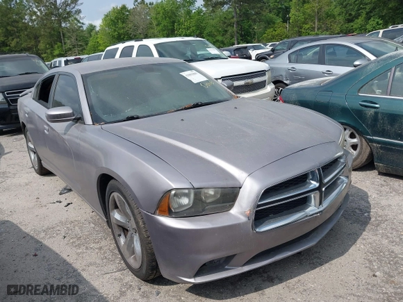 2013 Dodge Charger SE with VIN 2C3CDXBG3DH655523, listed as a IAAI auction lot 42003869 with 172,948 mi miles. Bid and sale history available at carsss.com. Image 1.