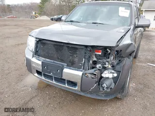 2011 Ford Escape Limited with VIN 1FMCU0EG6BKB21531, listed as a IAAI auction lot 41750480 with 70,270 mi miles. Bid and sale history available at carsss.com. Image 6.