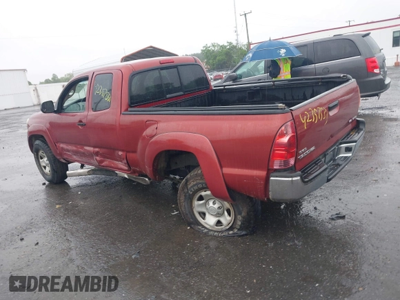 2005 Toyota Tacoma z VIN 5TEUU42N75Z051864, wystawiony jako IAAI lot #42357533 z przebiegiem 249 359 mil mil oraz . Historia ofert i sprzedaży dostępna na DreamBid. Obrazek 3.