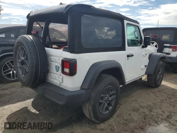 2024 Jeep Wrangler Sport S z VIN 1C4PJXAN9RW136328, wystawiony jako Copart lot #73871304 z przebiegiem Nie podano mil oraz Nie do naprawy • Non repairable. Historia ofert i sprzedaży dostępna na DreamBid. Obrazek 3.
