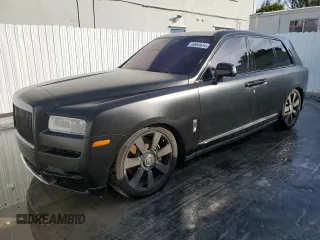 2022 Rolls-Royce Cullinan z VIN SLATV4C02NU214934, wystawiony jako Copart lot #78693434 z przebiegiem 1 444 mil mil oraz Szkoda całkowita • Salvage title. Historia ofert i sprzedaży dostępna na DreamBid. Obrazek 1.