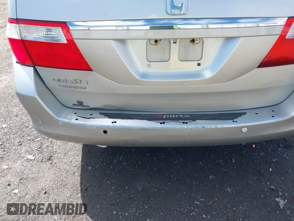 2007 Honda Odyssey Touring with VIN 5FNRL38827B045088, listed as a IAAI auction lot 42088752 with 224,655 mi miles. Bid and sale history available at carsss.com. Image 6.