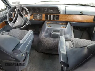 1988 Dodge Passenger with VIN 2B4HB21W4JK149486, listed as a Copart auction lot 42129255 with 160,225 mi miles and Salvage Title. Bid and sale history available at carsss.com. Image 8.