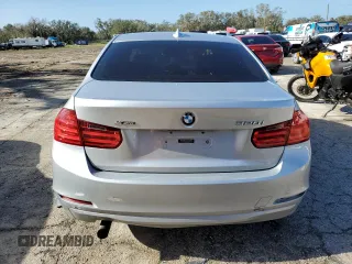 2013 BMW 3 Series 320i xDrive с VIN WBA3C3C52DF982806, выставлен на аукционе Copart как лот 54928605 с пробегом 152 923 миль миль и На запчасти • Non repairable. История ставок и продаж доступна на DreamBid. Изображение 6.