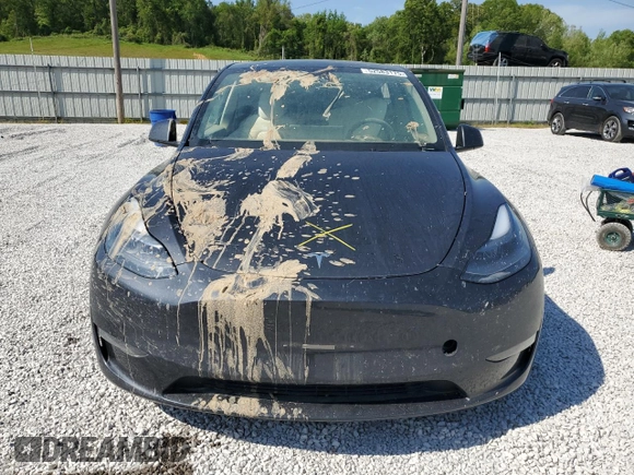 2024 Tesla Model Y Performance z VIN 7SAYGDEF1RF038664, wystawiony jako Copart lot #52583175 z przebiegiem Nie podano mil oraz Szkoda całkowita • Salvage title. Historia ofert i sprzedaży dostępna na DreamBid. Obrazek 5.