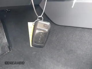 2025 Toyota Camry LE z VIN 4T1DBADK7SU012621, wystawiony jako IAAI lot #42034225 z przebiegiem 351 mil mil oraz . Historia ofert i sprzedaży dostępna na DreamBid. Obrazek 11.