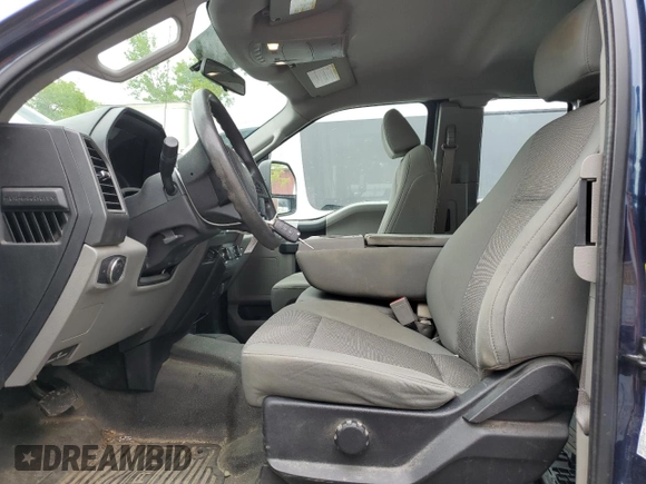 2019 Ford F-250 XL with VIN 1FT7X2BT1KEE95571, listed as a Copart auction lot 62677135 with 136,344 mi miles and Salvage title. Bid and sale history available at DreamBid. Image 7.
