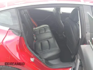 2020 Tesla Model 3 Standard Range Plus z VIN 5YJ3E1EA7LF806266, wystawiony jako IAAI lot #42242694 z przebiegiem 42 044 mil mil oraz . Historia ofert i sprzedaży dostępna na DreamBid. Obrazek 8.