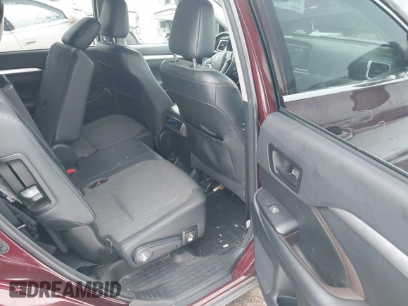 2018 Toyota Highlander LE с VIN 5TDBZRFH6JS903123, выставлен на аукционе IAAI как лот 41564004 с пробегом 109 852 миль миль и . История ставок и продаж доступна на DreamBid. Изображение 8.