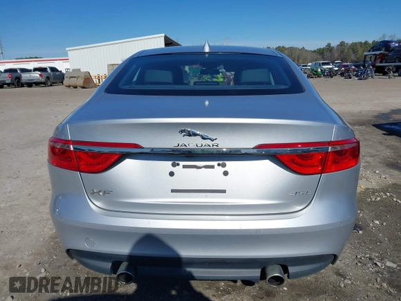 2016 Jaguar XF 35t Premium with VIN SAJBD4BV0GCY13376, listed as a IAAI auction lot 41375803 with 64,368 mi miles. Bid and sale history available at carsss.com. Image 17.
