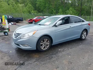 2013 Hyundai Sonata GLS z VIN 5NPEB4AC2DH781807, wystawiony jako IAAI lot #41958385 z przebiegiem 177 531 mil mil oraz . Historia ofert i sprzedaży dostępna na DreamBid. Obrazek 2.