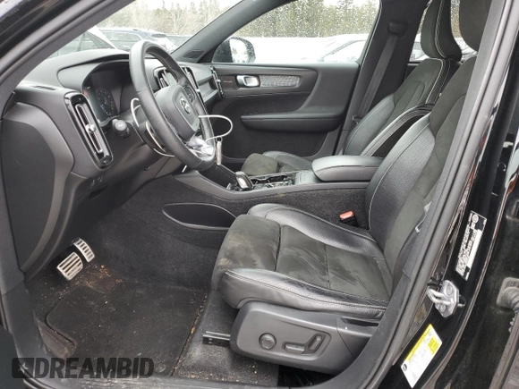 2019 Volvo XC40 R-Design with VIN YV4162UM7K2045386, listed as a Copart auction lot 47389645 with 101,592 mi miles and Salvage title. Bid and sale history available at DreamBid. Image 7.
