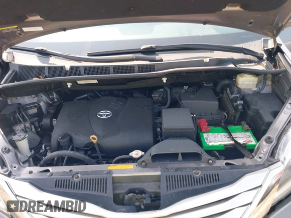 2017 Toyota Sienna XLE with VIN 5TDDZ3DC9HS183372, listed as a IAAI auction lot 42440209 with 112,199 mi miles and . Bid and sale history available at DreamBid. Image 10.