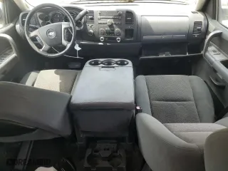 2007 Chevrolet Silverado 1500 LTZ with VIN 2GCEK13M571518737, listed as a Copart auction lot 53748405 with 180,758 mi miles and Clean Title. Bid and sale history available at carsss.com. Image 8.