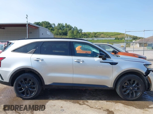 2021 Kia Sorento SX Prestige X-Line with VIN 5XYRKDLF6MG047400, listed as a IAAI auction lot 40167581 with 57,654 mi miles. Bid and sale history available at carsss.com. Image 13.