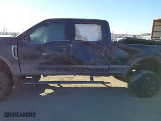 2017 Ford Super Duty F-250 SRW Lariat with VIN 1FT7W2BT8HED31729, listed as a IAAI auction lot 41396178 with 128,564 mi miles. Bid and sale history available at carsss.com. Image 6.