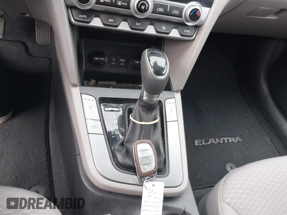 2020 Hyundai Elantra Value Edition z VIN KMHD84LF5LU015393, wystawiony jako IAAI lot #41510766 z przebiegiem 46 452 mil mil oraz . Historia ofert i sprzedaży dostępna na DreamBid. Obrazek 11.