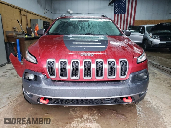 2017 Jeep Cherokee Trailhawk z VIN 1C4PJMBS7HW524644, wystawiony jako Copart lot #54374875 z przebiegiem 166 138 mil mil oraz Czysty tytuł • Clean title. Historia ofert i sprzedaży dostępna na DreamBid. Obrazek 5.