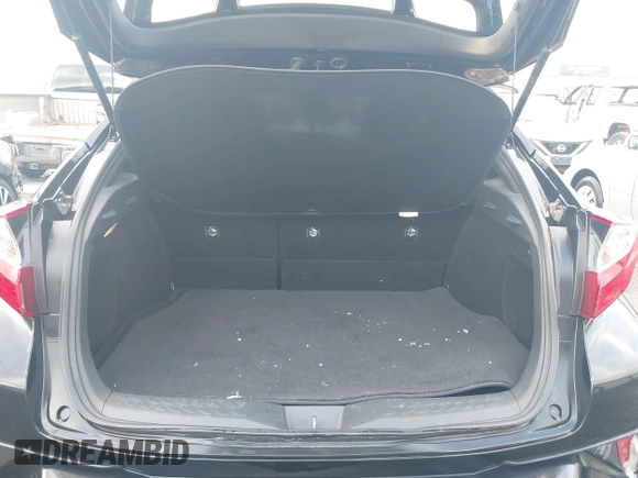 2020 Toyota C-HR LE with VIN JTNKHMBX3L1073585, listed as a IAAI auction lot 41207535 with 167,925 mi miles. Bid and sale history available at carsss.com. Image 17.