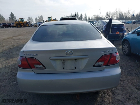 2003 Lexus ES 300 with VIN JTHBF30G130121418, listed as a IAAI auction lot 41667129 with 1 mi miles. Bid and sale history available at carsss.com. Image 15.