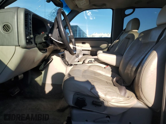 2002 Chevrolet Suburban Z71 with VIN 3GNFK16T52G274926, listed as a Copart auction lot 88449475 with 260,929 mi miles and Salvage Title. Bid and sale history available at carsss.com. Image 7.
