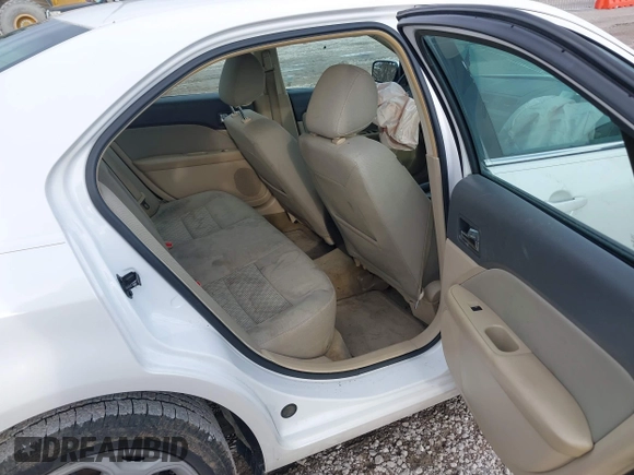 2011 Ford Fusion SE with VIN 3FAHP0HAXBR259910, listed as a IAAI auction lot 41587657 with 161,433 mi miles. Bid and sale history available at carsss.com. Image 8.