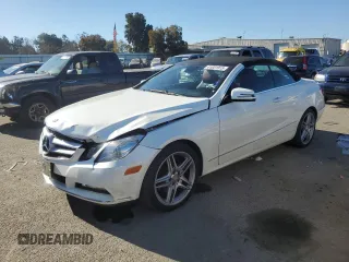 2013 Mercedes-Benz E-Class E 350 with VIN WDDKK5KF4DF211017, listed as a Copart auction lot 41831915 with 76,450 mi miles and Salvage Title. Bid and sale history available at carsss.com. Image 1.
