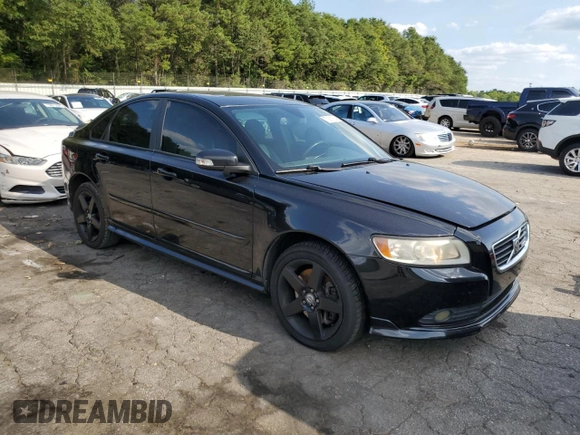 2010 Volvo S40 R-Design with VIN YV1672MH8A2500957, listed as a Copart auction lot 70911124 with 134,322 mi miles and Clean Title. Bid and sale history available at carsss.com. Image 4.