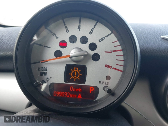 2011 MINI Hardtop with VIN WMWSU3C5XBT095591, listed as a IAAI auction lot 42366393 with 99,092 mi miles and . Bid and sale history available at DreamBid. Image 7.