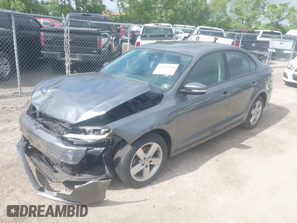 2012 Volkswagen Jetta TDI w/Premium & Nav с VIN 3VWLL7AJ1CM394756, выставлен на аукционе IAAI как лот 42378030 с пробегом 130 515 миль миль и . История ставок и продаж доступна на DreamBid. Изображение 2.