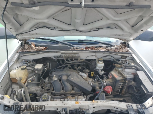 2008 Ford Escape XLT z VIN 1FMCU93148KC65770, wystawiony jako Copart lot #58377915 z przebiegiem 160 856 mil mil oraz Szkoda całkowita • Salvage title. Historia ofert i sprzedaży dostępna na DreamBid. Obrazek 12.