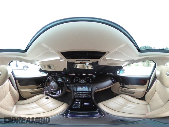 2016 Jaguar XJ R-Sport z VIN SAJWA1C71G8V92642, wystawiony jako Copart lot #53094125 z przebiegiem 98 548 mil mil oraz Szkoda całkowita • Salvage title. Historia ofert i sprzedaży dostępna na DreamBid. Obrazek 14.