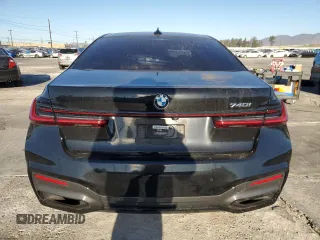 2020 BMW 7 Series 740i with VIN WBA7T2C00LGL17895, listed as a Copart auction lot 70637582 with 30,301 mi miles. Bid and sale history available at carsss.com. Image 6.