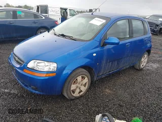 2007 Chevrolet Aveo LS z VIN KL1TD66607B777199, wystawiony jako IAAI lot #42232845 z przebiegiem 255 666 mil mil oraz . Historia ofert i sprzedaży dostępna na DreamBid. Obrazek 2.