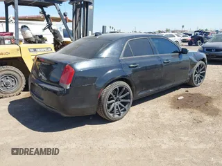 2016 Chrysler 300 C z VIN 2C3CCAEG7GH182032, wystawiony jako IAAI lot #42328679 z przebiegiem 135 422 mil mil oraz . Historia ofert i sprzedaży dostępna na DreamBid. Obrazek 4.