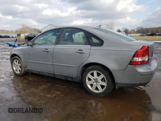 2005 Volvo S40 with VIN YV1MS682X52051693, listed as a Copart auction lot 43822795 with 215,406 mi miles and Salvage Title. Bid and sale history available at carsss.com. Image 2.