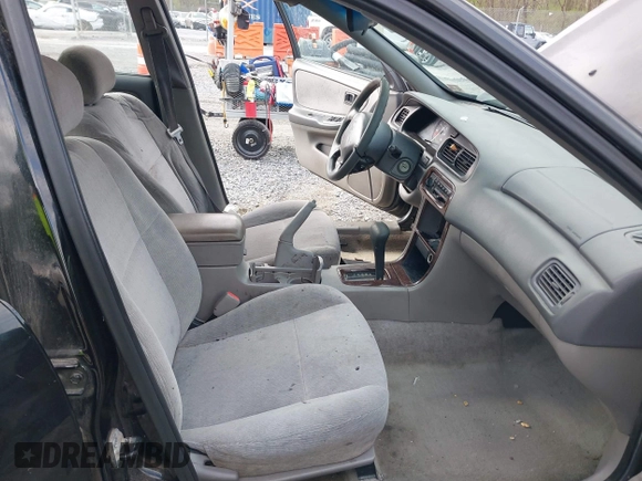 2001 Nissan Altima GXE with VIN 1N4DL01D51C201747, listed as a IAAI auction lot 41970911 with 294,383 mi miles. Bid and sale history available at carsss.com. Image 5.