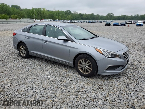 2017 Hyundai Sonata 2.4L z VIN 5NPE24AF3HH464683, wystawiony jako Copart lot #57812815 z przebiegiem 123 219 mil mil oraz Czysty tytuł • Clean title. Historia ofert i sprzedaży dostępna na DreamBid. Obrazek 4.