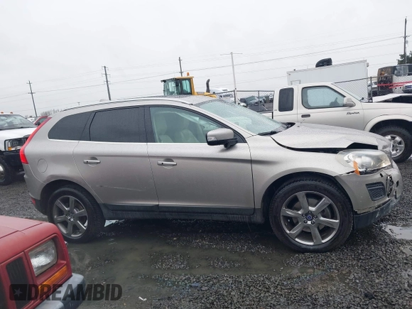2013 Volvo XC60 T6 with VIN YV4902DZ7D2449646, listed as a IAAI auction lot 41764164 with 129,588 mi miles. Bid and sale history available at carsss.com. Image 13.