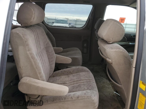 2001 Toyota Sienna LE with VIN 4T3ZF13C01U380455, listed as a Copart auction lot 82256374 with 0 mi miles and Non Repairable. Bid and sale history available at carsss.com. Image 11.