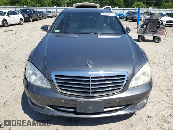 2007 Mercedes-Benz S 550 z VIN WDDNG86X97A121513, wystawiony jako Copart lot #55254945 z przebiegiem 107 313 mil mil oraz Czysty tytuł • Clean title. Historia ofert i sprzedaży dostępna na DreamBid. Obrazek 5.