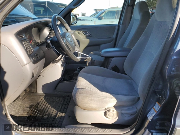 2001 Mazda Tribute LX with VIN 4F2CU08171KM43038, listed as a Copart auction lot 43267435 with 109,668 mi miles and Salvage Title. Bid and sale history available at carsss.com. Image 7.