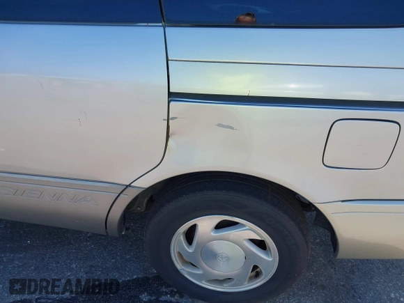 2001 Toyota Sienna LE with VIN 4T3ZF13CX1U372072, listed as a IAAI auction lot 41889291 with 228,959 mi miles. Bid and sale history available at carsss.com. Image 6.