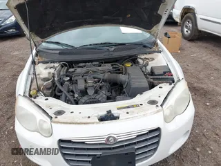 2005 Chrysler Sebring z VIN 1C3EL46X25N562313, wystawiony jako IAAI lot #41855391 z przebiegiem 133 932 mil mil oraz . Historia ofert i sprzedaży dostępna na DreamBid. Obrazek 10.