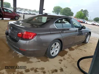 2013 BMW 5 Series 528i xDrive z VIN WBAXH5C57DD112057, wystawiony jako Copart lot #56387035 z przebiegiem Nie podano mil oraz Czysty tytuł • Clean title. Historia ofert i sprzedaży dostępna na DreamBid. Obrazek 3.