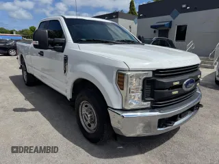 2019 Ford F-250 XL with VIN 1FT7X2A60KEC91808, listed as a Copart auction lot 54107635 with 101,633 mi miles and Non repairable. Bid and sale history available at DreamBid. Image 4.