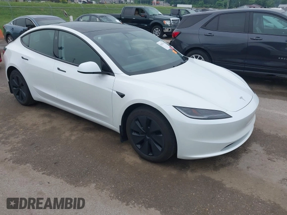 2025 Tesla Model 3 Long Range с VIN 5YJ3E1EB5SF893625, выставлен на аукционе IAAI как лот 42476724 с пробегом 4 445 миль миль и . История ставок и продаж доступна на DreamBid. Изображение 1.