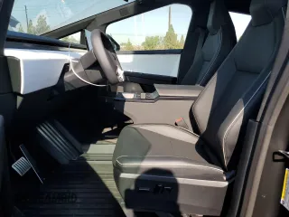 2024 Tesla Cybertruck z VIN 7G2CEHED3RA006960, wystawiony jako Copart lot #62443524 z przebiegiem 683 mil mil oraz Szkody całkowita. Historia ofert i sprzedaży dostępna na DreamBid. Obrazek 7.