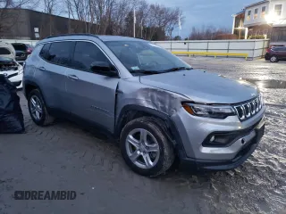 2023 Jeep Compass Latitude with VIN 3C4NJDBN5PT551685, listed as a Copart auction lot 85771934 with 16,410 mi miles and Salvage Title. Bid and sale history available at DreamBid. Image 4.
