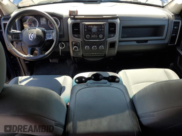2017 Ram 1500 ST z VIN 1C6RR7FG6HS682111, wystawiony jako Copart lot #56308765 z przebiegiem 61 604 mil mil oraz Szkoda całkowita • Salvage title. Historia ofert i sprzedaży dostępna na DreamBid. Obrazek 8.